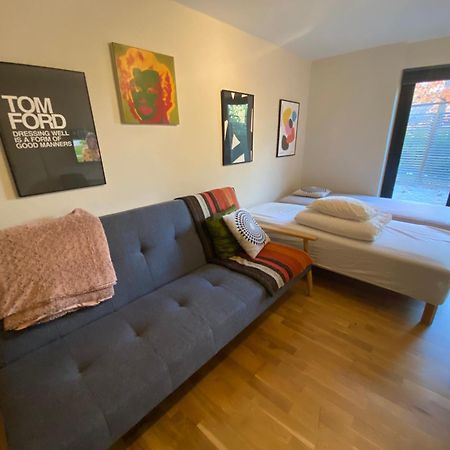 Townhouse On Arlanda Stockholm Metro Line - Easy Checkin Villa Sollentuna Exterior photo